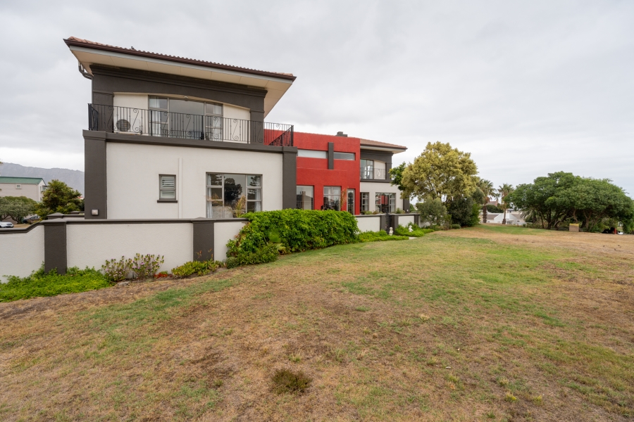 5 Bedroom Property for Sale in Greenways Golf Estate Western Cape